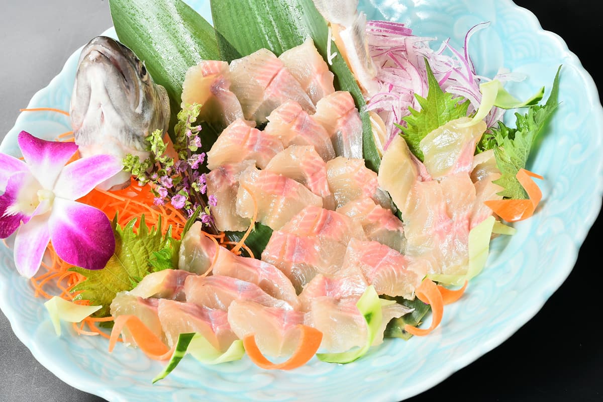 大王岩魚の姿造り